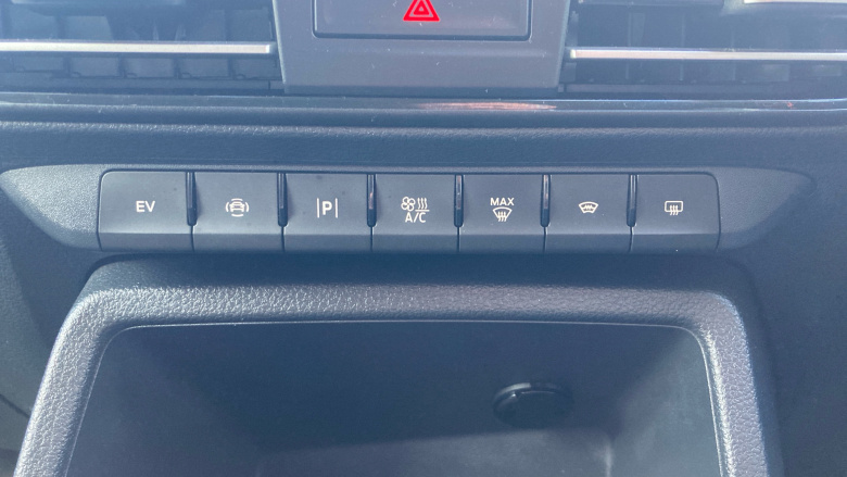 Ford Transit Connect 250 L2 Petrol 1.5 EcoBoost PHEV 150 Limited Van Auto